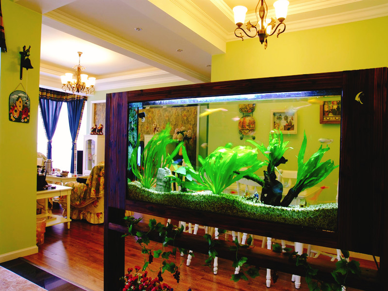鱼缸放在客厅哪个位置图片